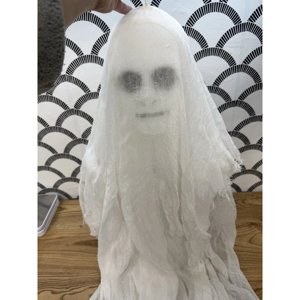Gemmy 6ft Halloween Lightshow Hanging Phantom Ghost Halloween White Animatronic